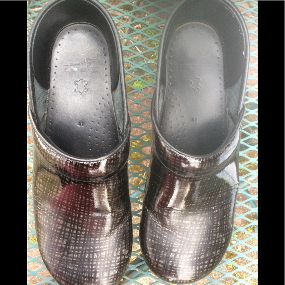 Dansko Grid Pattern Clogs Size 11 - image 1